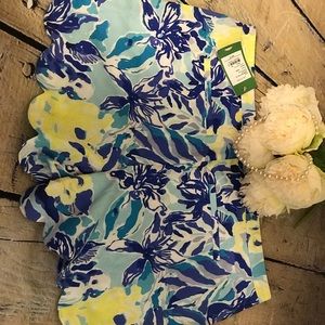 Beautiful Blue scallop Lilly Pulitzer’s Shorts